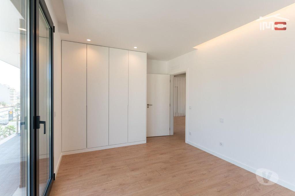 Apartamentos a venda Ourém - Fotos para Ourem-T1 de Luxo, no melhor Prédio de Ourém (1-A-000668)