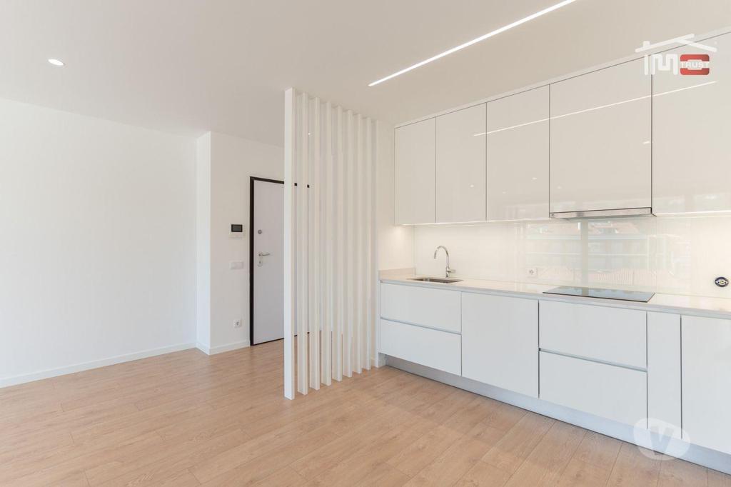 Apartamentos a venda Ourém - Fotos para Ourem-T1 de Luxo, no melhor Prédio de Ourém (1-A-000668)