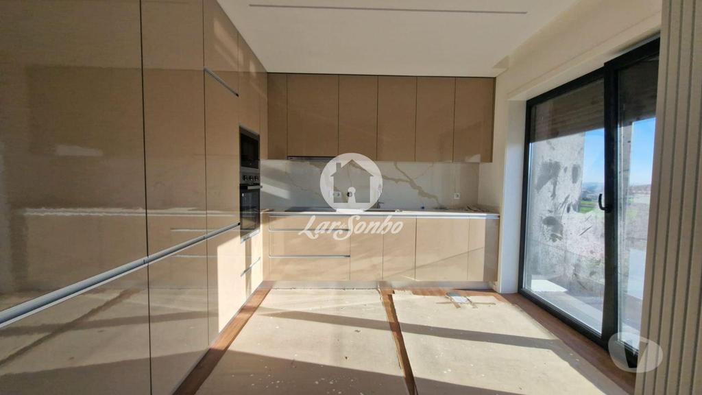 Apartamentos a venda Vila do Conde - Fotos para Andar moradia com 3 quartos, garagem e churrasqueira, em Rio