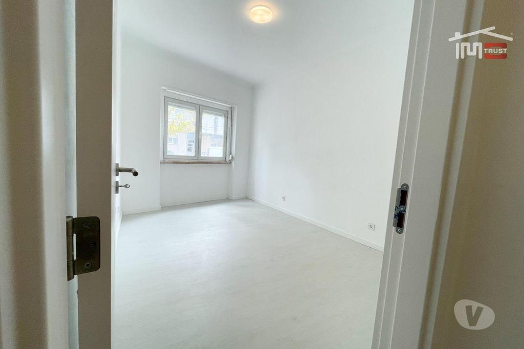 Apartamentos a venda Sintra - Fotos para Imóvel Remodelado com 34m2 - Ideal para investimento ou primeira