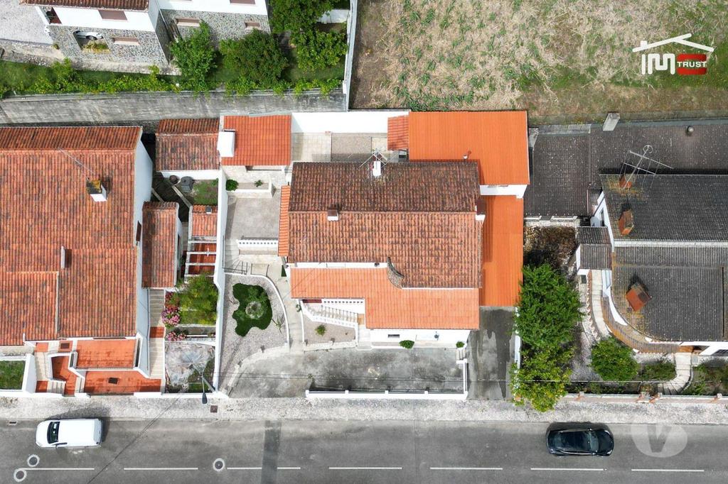 Apartamentos a venda Ourém - Fotos para Moradia T4 na Cidade de Ourém. POSSIBILIDADE DE FINANCIAMENTO A