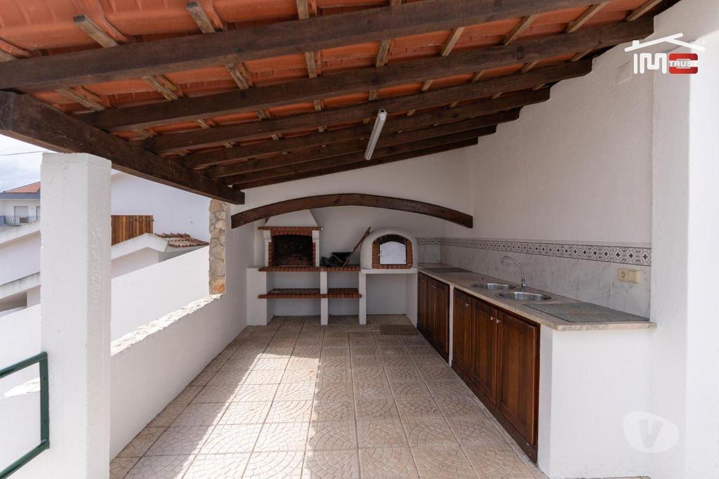 Apartamentos a venda Ourém - Fotos para Moradia T4 na Cidade de Ourém. POSSIBILIDADE DE FINANCIAMENTO A