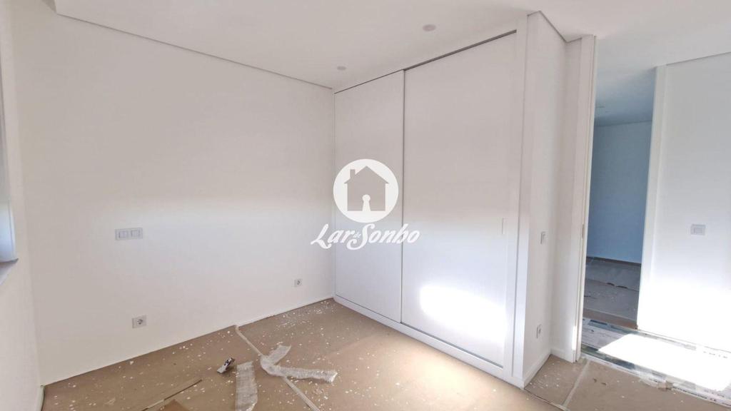 Apartamentos a venda Vila do Conde - Fotos para Andar moradia com 3 quartos, garagem e churrasqueira, em Vila