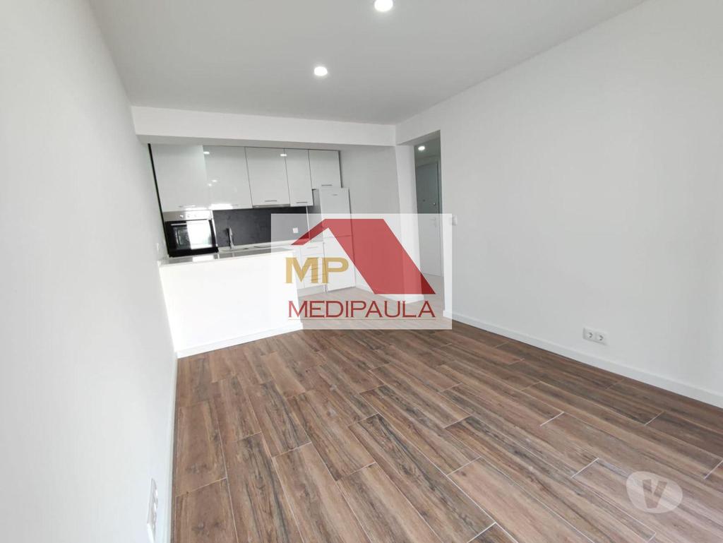 Apartamentos a venda Amadora - Fotos para T1 Amadora Mina - Muito Central com grande terraço - Remodelado