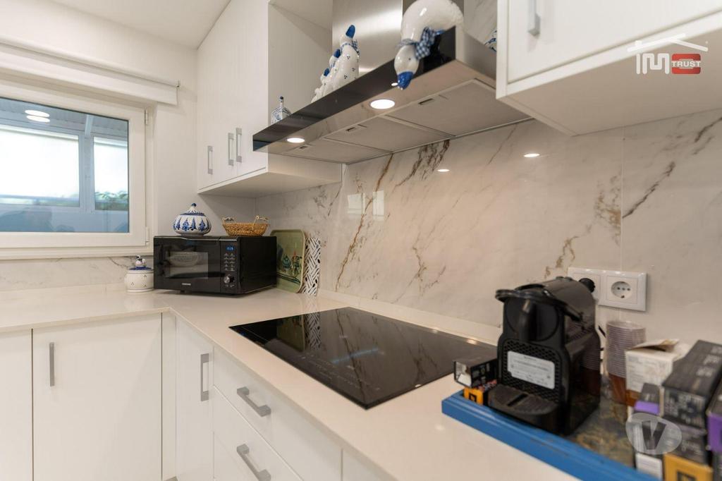 Apartamentos a venda Torres Vedras - Fotos para Incrível Moradia T3 Renovada, inserida em Terreno com 855m2