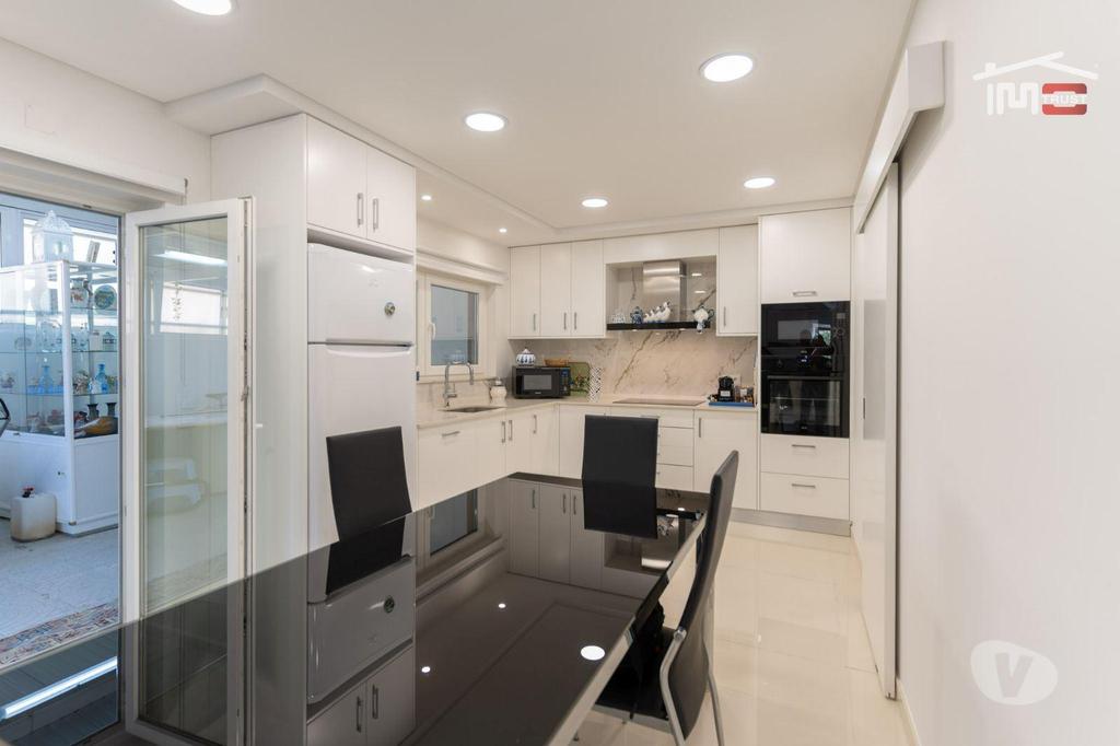 Apartamentos a venda Torres Vedras - Fotos para Incrível Moradia T3 Renovada, inserida em Terreno com 855m2