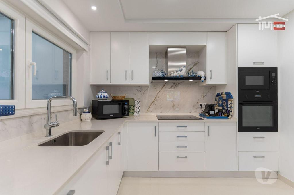 Apartamentos a venda Torres Vedras - Fotos para Incrível Moradia T3 Renovada, inserida em Terreno com 855m2