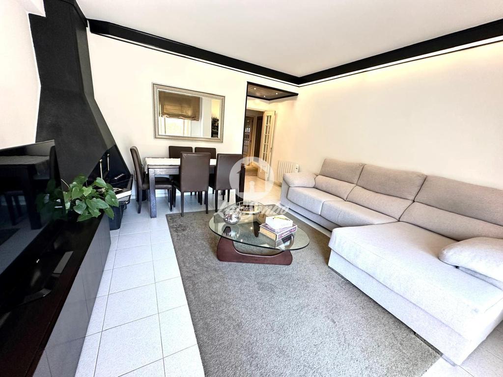 Apartamentos a venda Póvoa de Varzim - Fotos para Apartamento T3 Remodelado na Praça João XVIII a 200 metros da