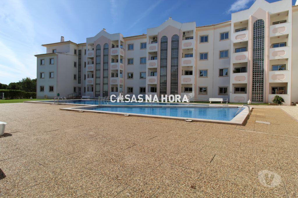 Apartamentos a venda Portimão - Fotos para T1 com piscina e vista mar a 300 mts da praia (parchal A 00305)