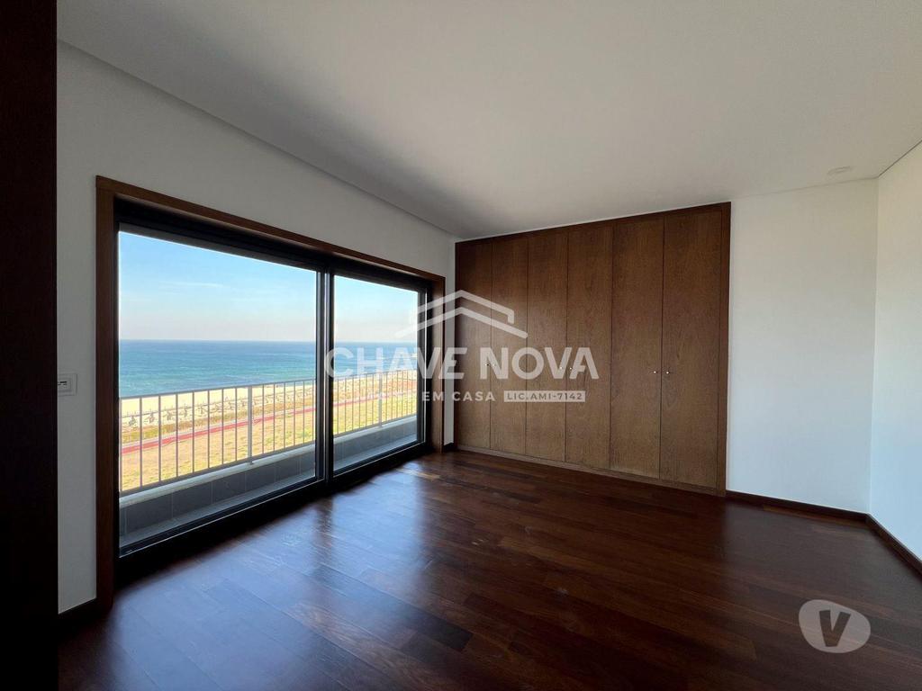 Apartamentos a venda Vila Nova de Gaia - Fotos para Apartamento T4+1, 1ª linha de Mar em Canidelo (AR 04549)