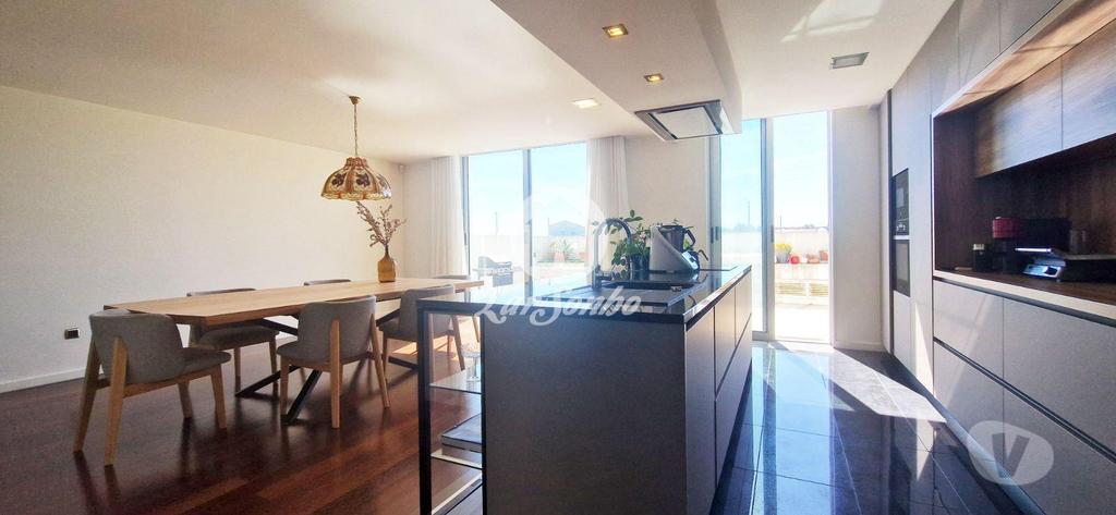 Apartamentos a venda Vila do Conde - Fotos para Moradia T4 COMO NOVA a 600m do metro com garagem fechada para 4