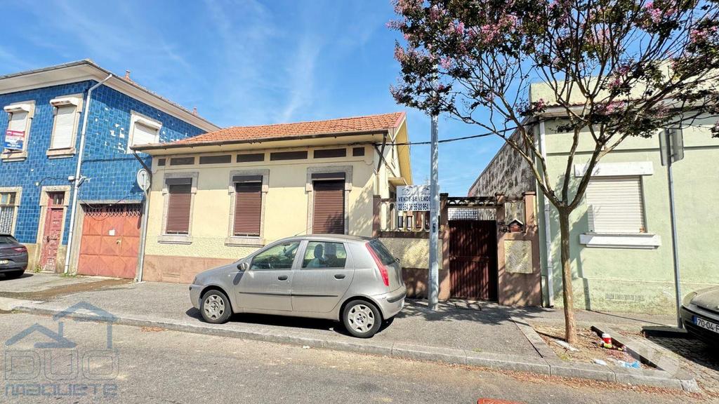 Apartamentos a venda Matosinhos - Fotos para Matosinhos-Moradia em Custóias (031 24)