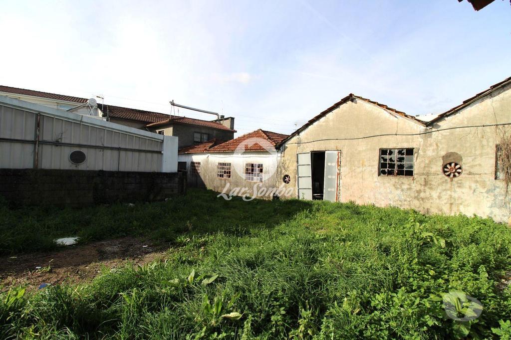 Comprar Loja Vila Nova de Famalicão - Fotos para Prédio com comercio r c e 1º andar + armazém, 820m2, junto ao...