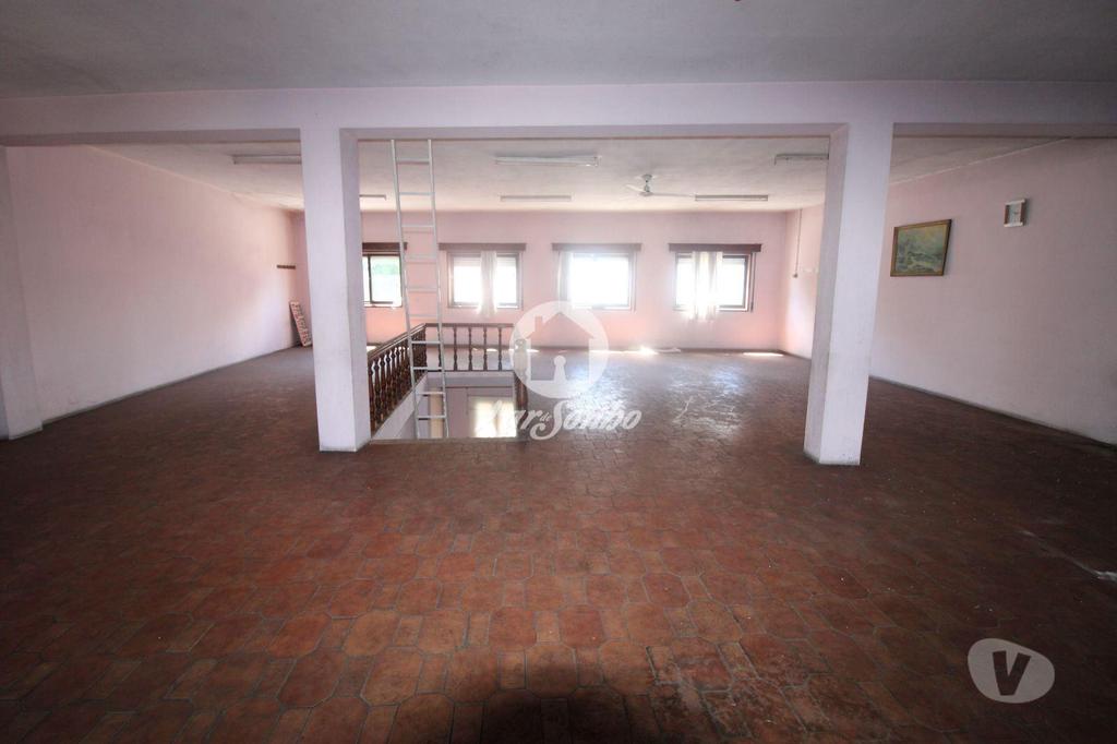 Comprar Loja Vila Nova de Famalicão - Fotos para Prédio com comercio r c e 1º andar + armazém, 820m2, junto ao...