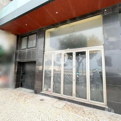 Comprar Loja - Fotos para Loja com 165 m2 na 1.ª linha de mar da Póvoa de Varzim!