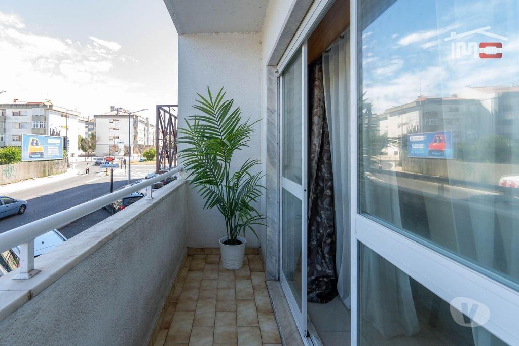 Apartamentos a venda Sintra - Fotos para Sintra-T2 Agualva com arrecadação e lugar de garagem (8-A-000085)