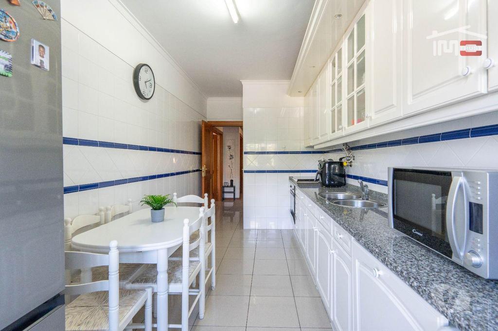 Apartamentos a venda Sintra - Fotos para Sintra-T2 Agualva com arrecadação e lugar de garagem (8-A-000085)