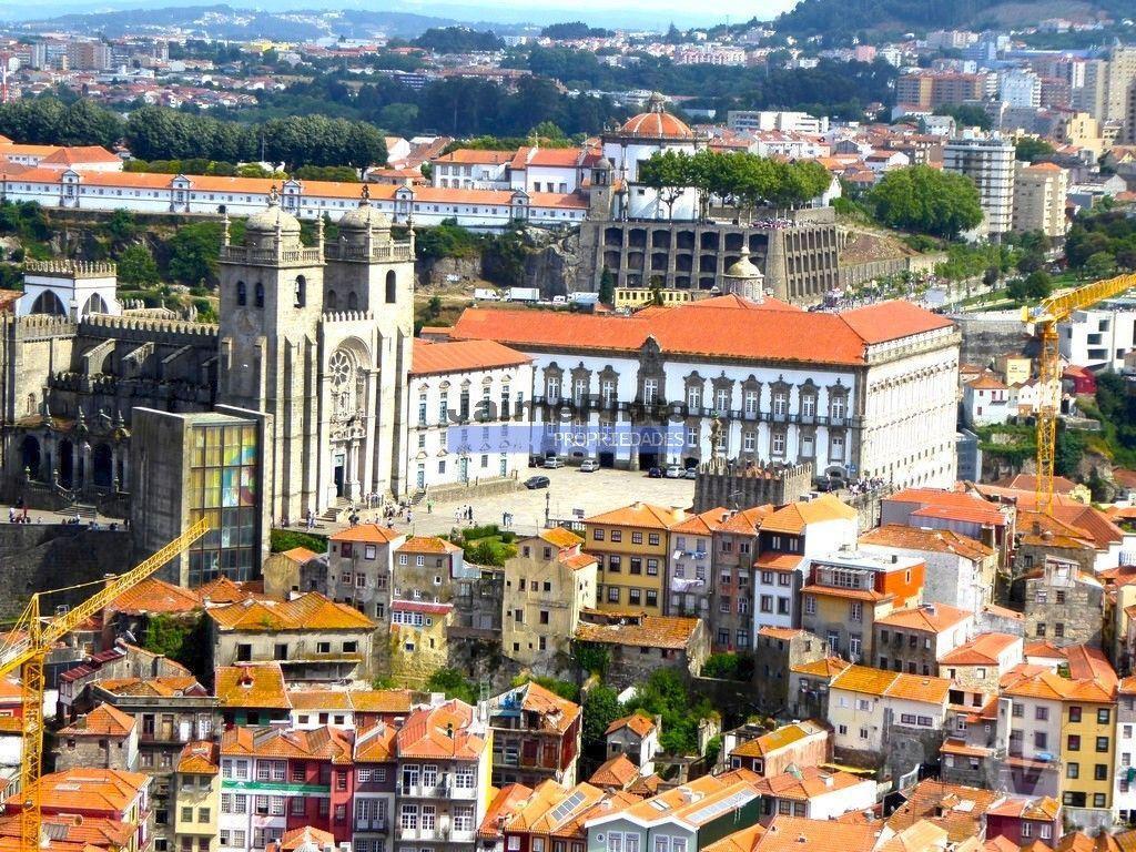 Comprar Loja Porto - Fotos para Edifício, Prédio devoluto para reabilitar, centro do Porto....