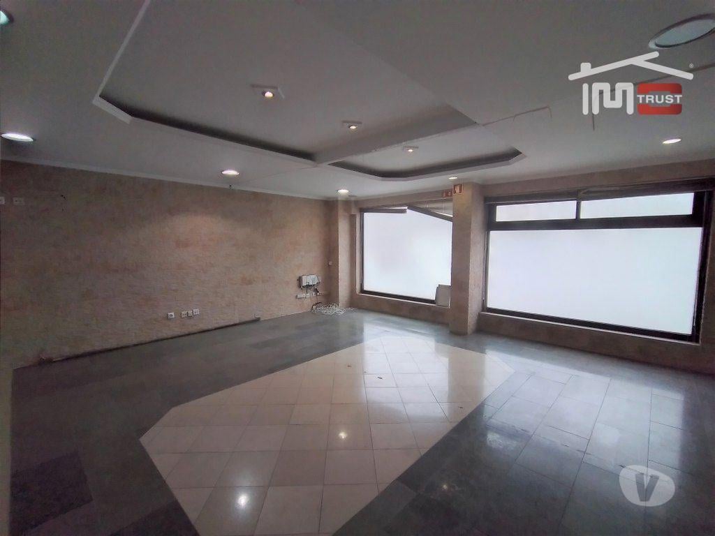 Comprar Loja Barreiro - Fotos para OPORTUNIDADE - LOJA 200m2 NO BARREIRO