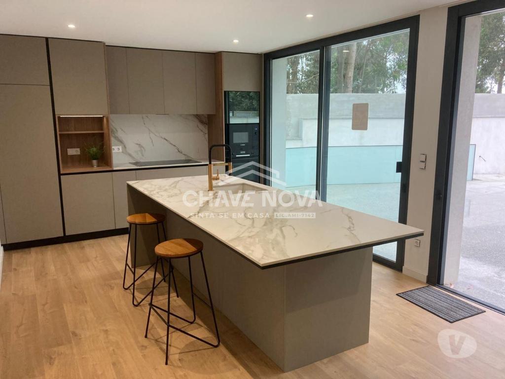 Apartamentos a venda Vila Nova de Gaia - Fotos para Moradia T4 c piscina junto à praia de Canidelo (AR 04546)