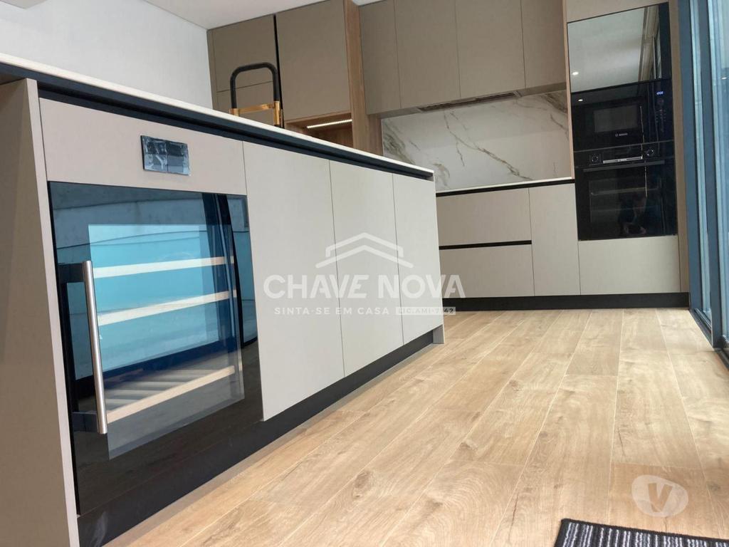 Apartamentos a venda Vila Nova de Gaia - Fotos para Moradia T4 c piscina junto à praia de Canidelo (AR 04546)