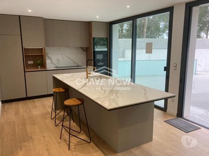 Casas para vender - Fotos para Moradia T4 c piscina junto à praia de Canidelo (AR 04546)