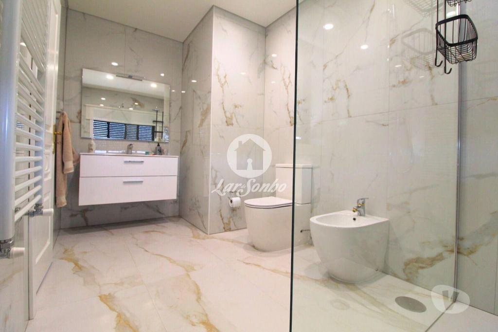 Apartamentos a venda Barcelos - Fotos para Barcelos-Moradia com acabamentos de Luxo (265-M-01133)