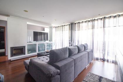 Apartamentos a venda - Fotos para Vila-nova-de-gaia-Moradia V3 Geminada em Pedroso (OD 02436)