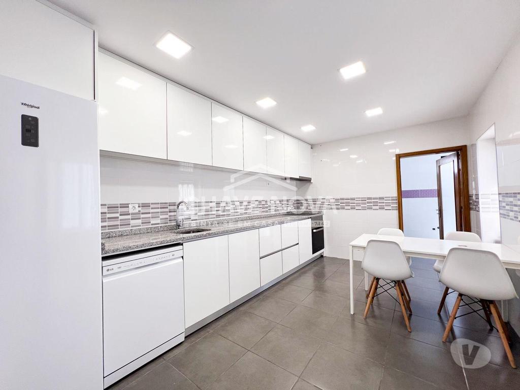 Apartamentos a venda Vila Nova de Gaia - Fotos para Vila-nova-de-gaia-Moradia V2 +1 em Oliveira do Douro (OD 02407)