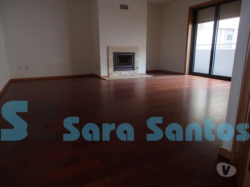 Imóveis para alugar Porto - Fotos para T2 Luxo C 2 Lugares de Garagem e Arrumo Próximo H. S. João-Porto