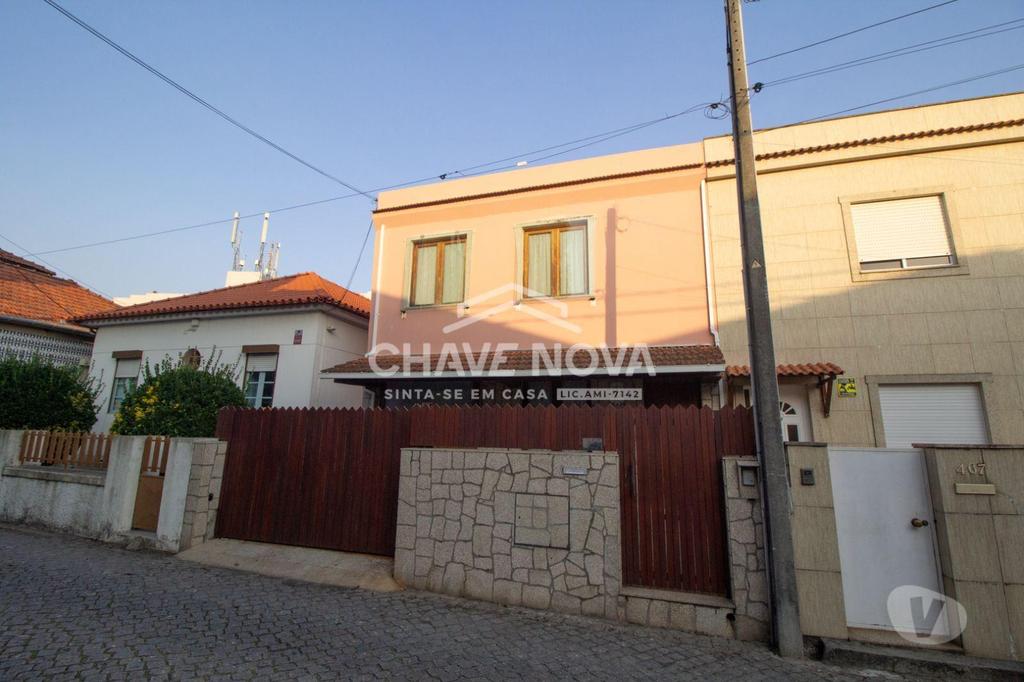Apartamentos a venda Vila Nova de Gaia - Fotos para Moradia T4 c garagem e jardim em Valadares - Centro (MAD 01903)