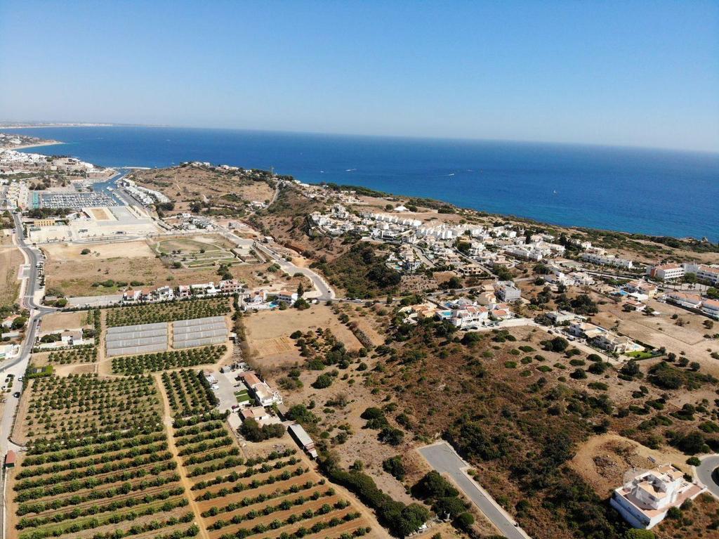 Comprar Loja Albufeira - Fotos para Terreno Urbano nas Sesmarias, Albufeira Oportunidade Única...