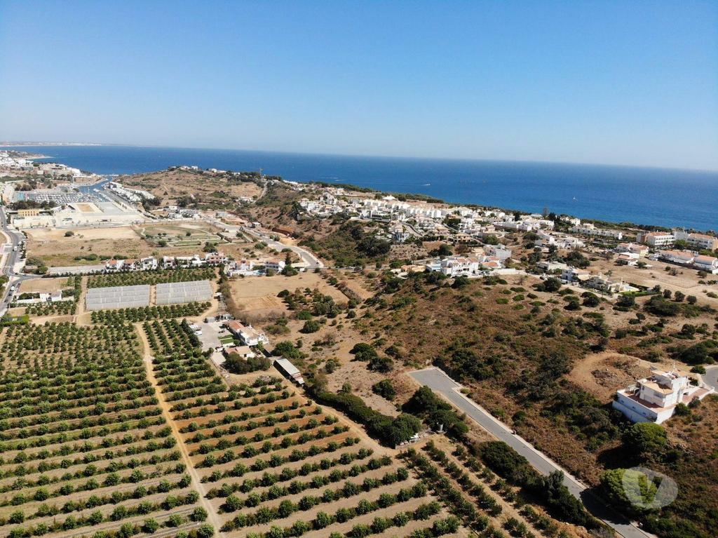Comprar Loja Albufeira - Fotos para Terreno Urbano nas Sesmarias, Albufeira Oportunidade Única...