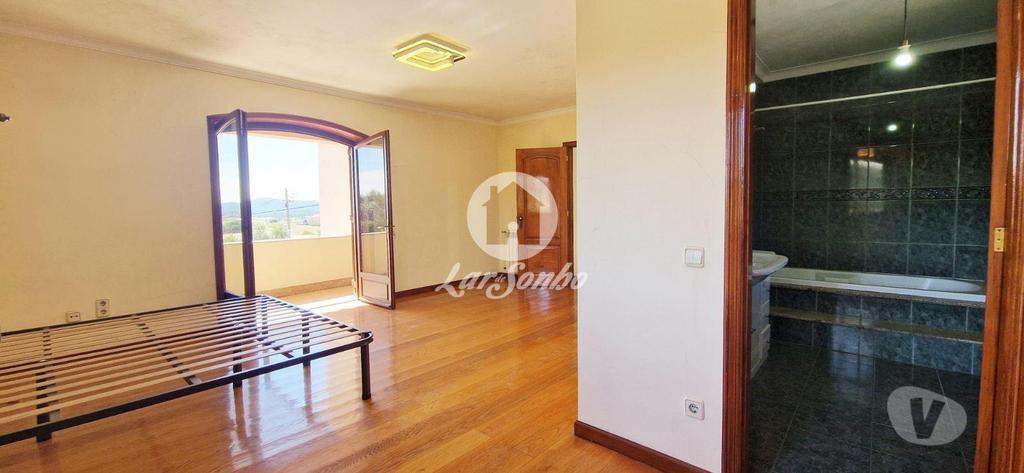 Apartamentos a venda Vila Nova de Famalicão - Fotos para Moradia T4 individual com terreno de 2.000m2 em Fradelos - Vila