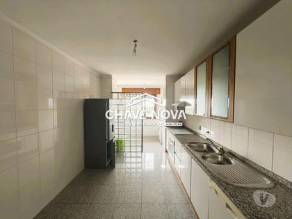 Apartamentos a venda - Fotos para T2 de grandes dimensões com vista desafogada em Grijó, Vila Nova