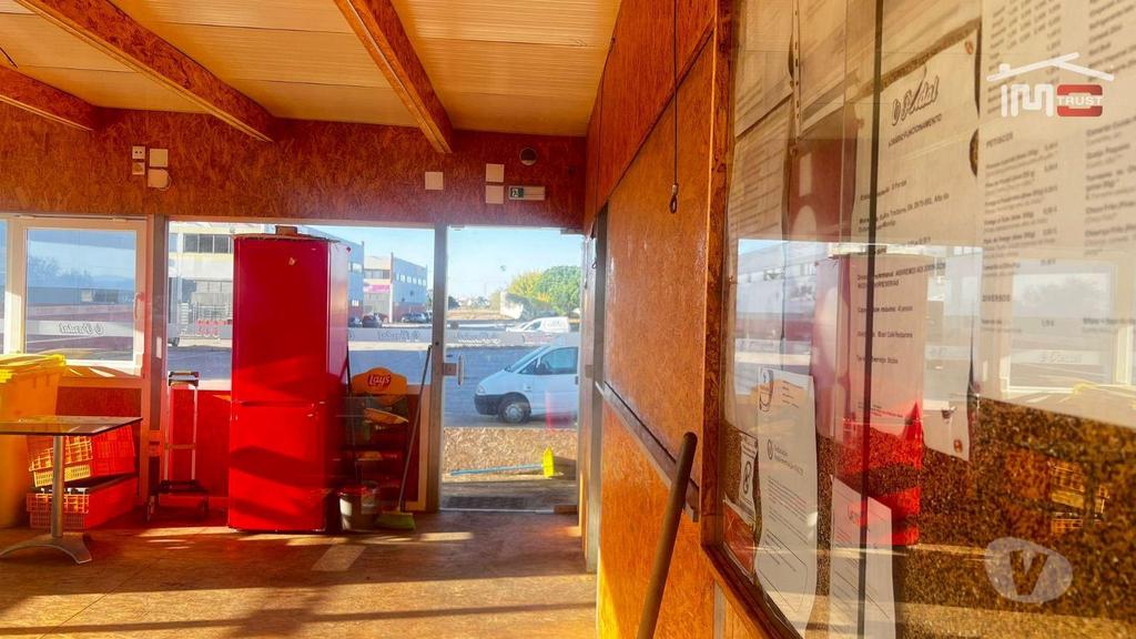 Comprar Loja Montijo - Fotos para Trespassa-se Snack Bar Totalmente Equipada com Esplanada e...