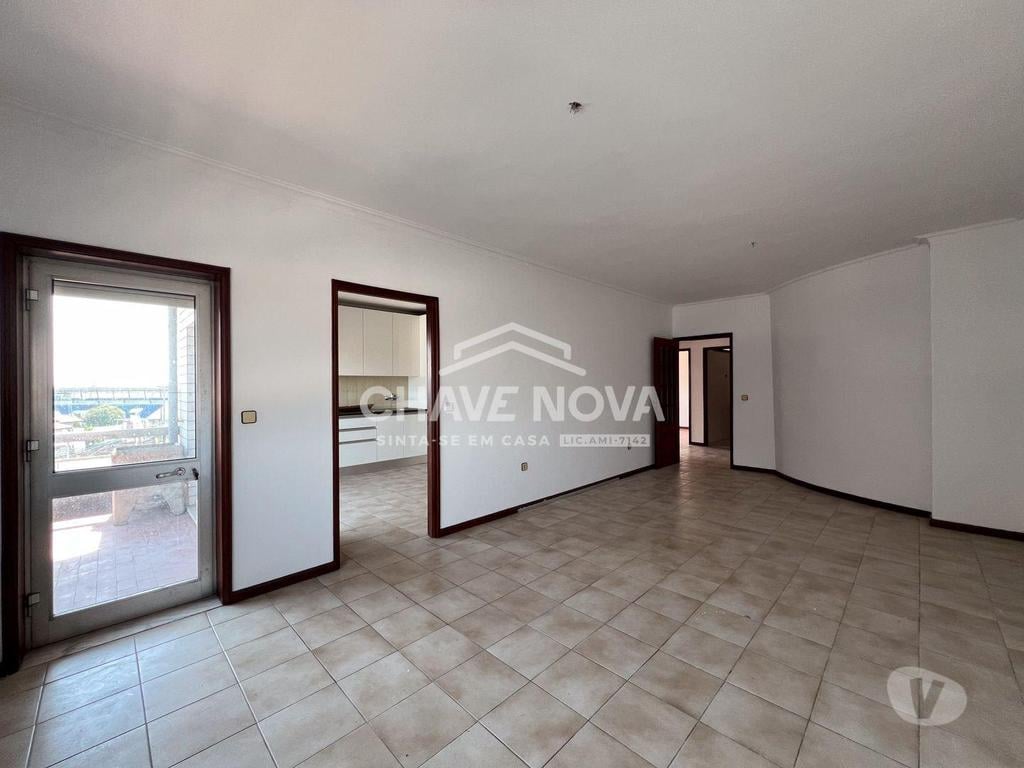 Apartamentos a venda Maia - Fotos para Maia-Apartamento T2 c garagem - Castelo da Maia (MAI 02246)