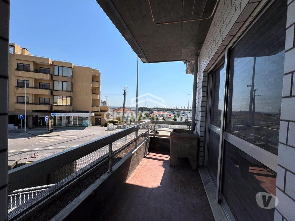 Apartamentos a venda Maia - Fotos para Maia-Apartamento T2 c garagem - Castelo da Maia (MAI 02246)