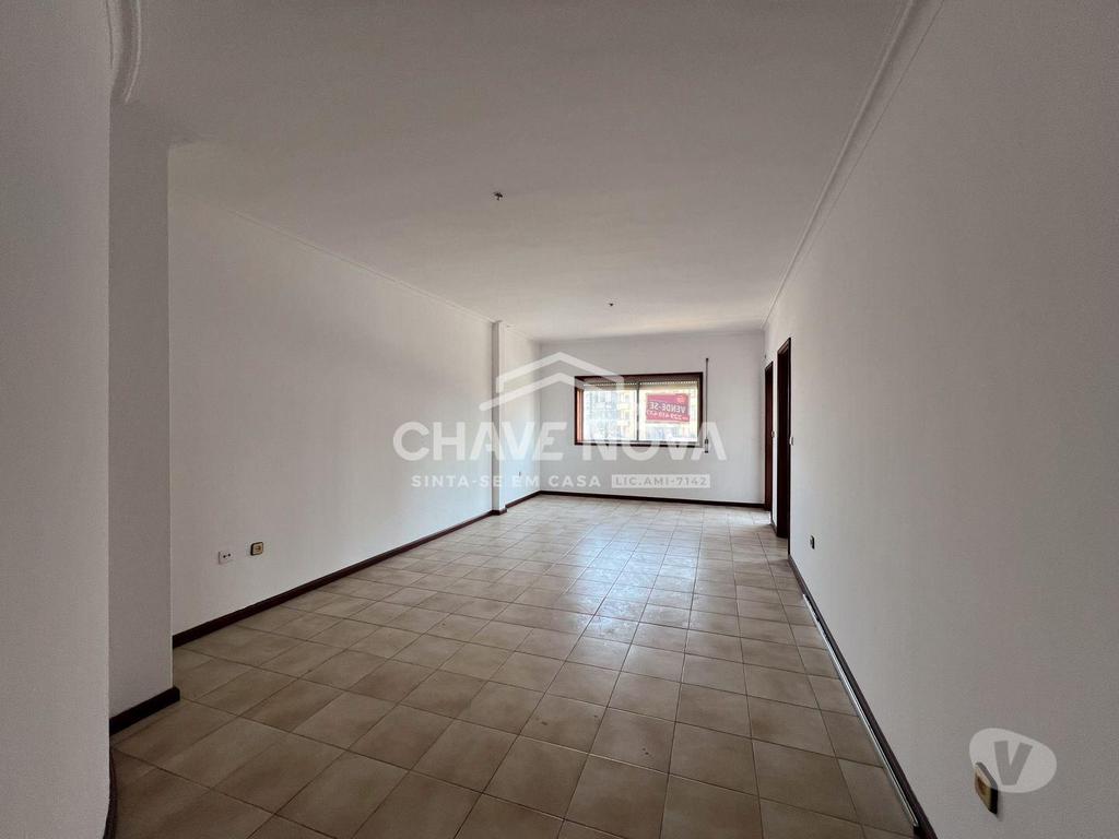 Apartamentos a venda Maia - Fotos para Maia-Apartamento T2 c garagem - Castelo da Maia (MAI 02246)