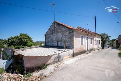 Casas a venda - Fotos para Ourem-Moradia T3 para Recuperar em Seiça, Ourém (1-M-000670)
