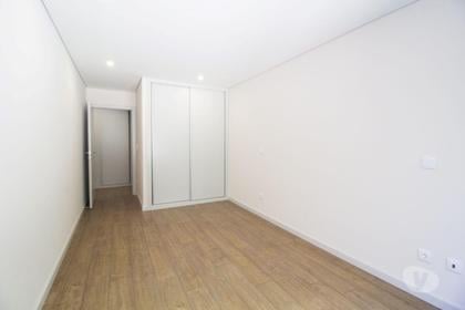 Casas e apartamentos - venda - Fotos para Porto-T3 Novo na Avenida da Boavista (LUX 00153)