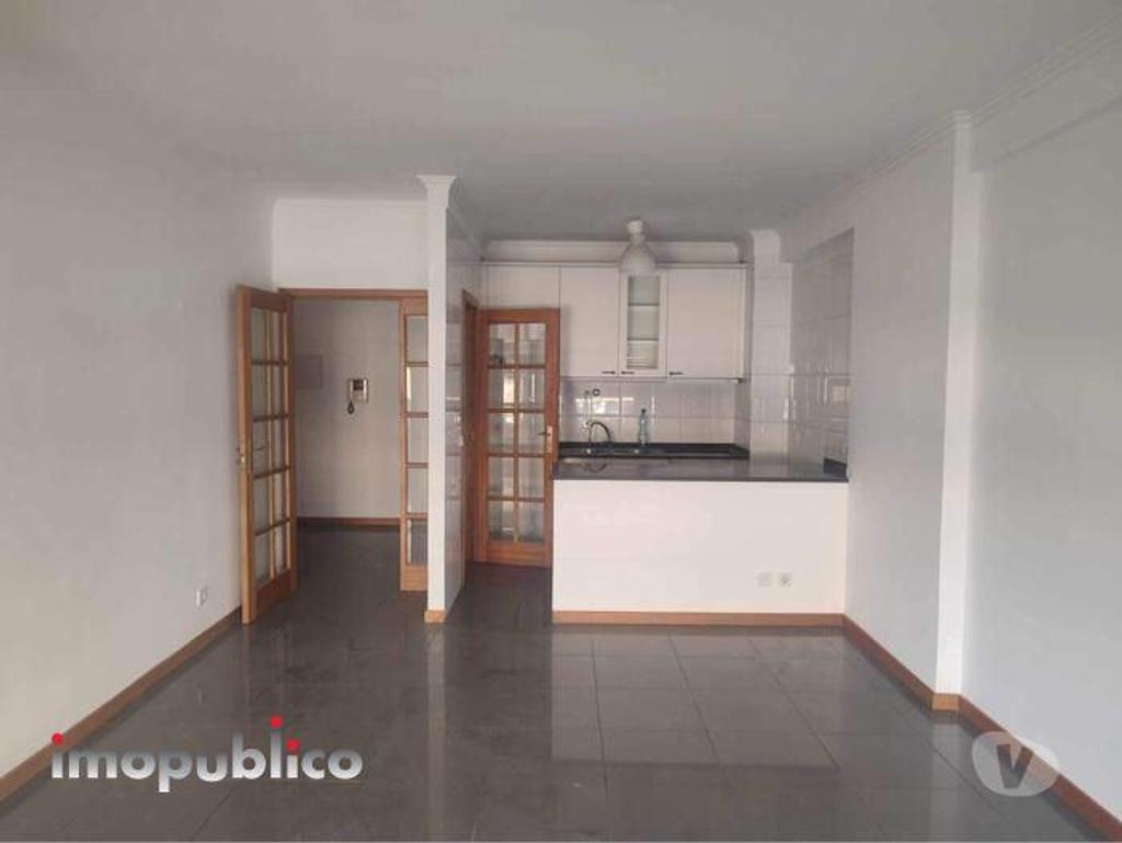 Imóveis para alugar Braga - Fotos para APARTAMENTO T1, C LUGAR GARAGEM; ELEVADOR. BONS ACESSOS