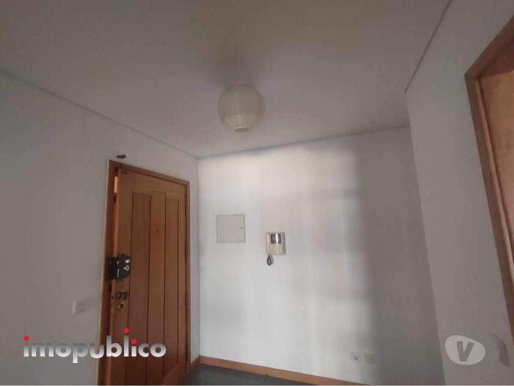 Imóveis para alugar Braga - Fotos para APARTAMENTO T1, C LUGAR GARAGEM; ELEVADOR. BONS ACESSOS