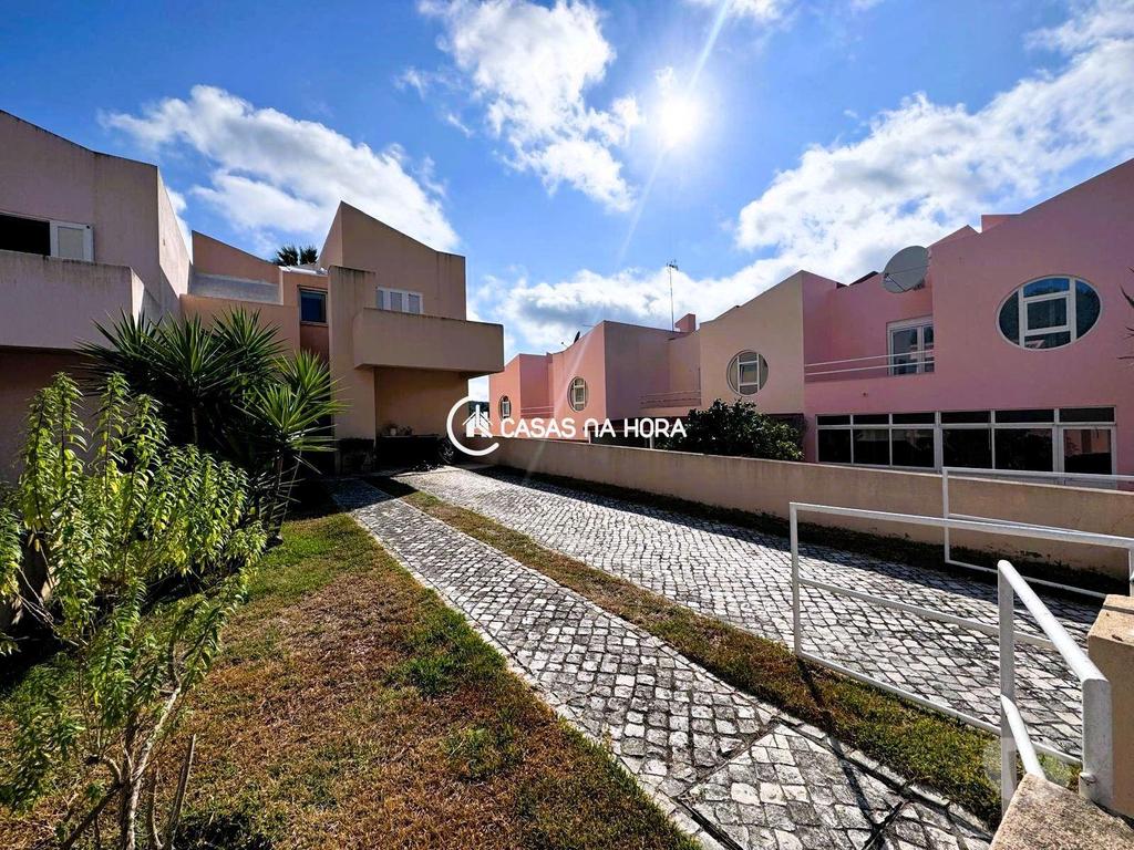 Apartamentos a venda Óbidos - Fotos para Moradia geminada, para venda, Óbidos - Santa Maria, São Pedro e