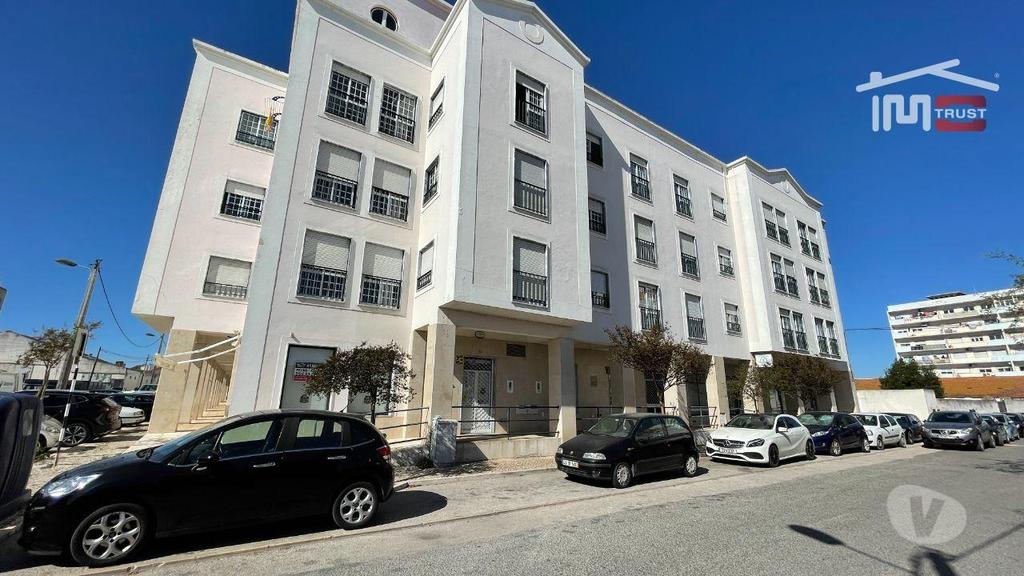 Comprar Loja Montijo - Fotos para Loja 75m2 Montijo c Cozinha, 2 Wcs, Despensa, Balneário