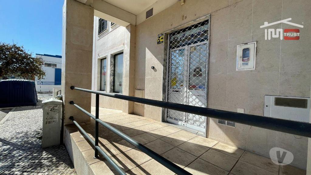 Comprar Loja Montijo - Fotos para Loja 75m2 Montijo c Cozinha, 2 Wcs, Despensa, Balneário
