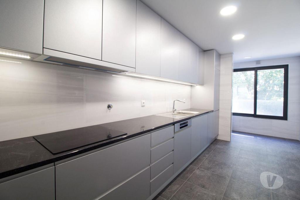 Apartamentos a venda Porto - Fotos para Porto-T3 Novo na Avenida da Boavista (LUX 00160)