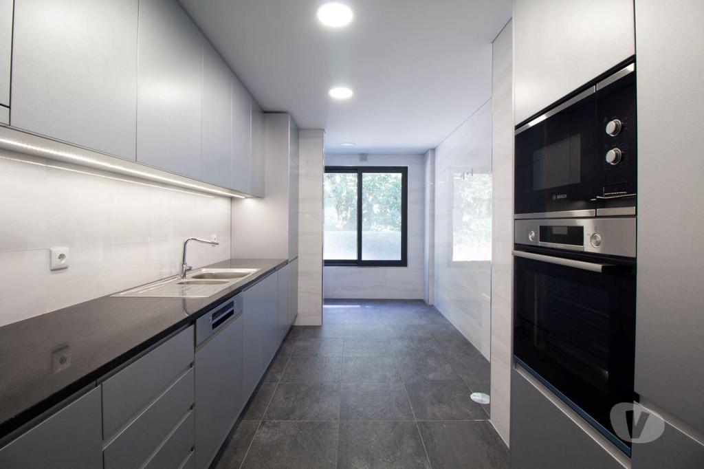 Apartamentos a venda Porto - Fotos para Porto-T3 Novo na Avenida da Boavista (LUX 00160)