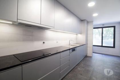 Imóveis para venda - Fotos para Porto-T3 Novo na Avenida da Boavista (LUX 00160)