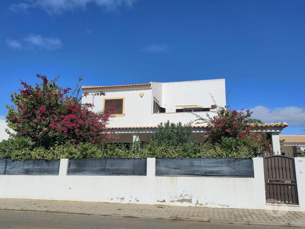 Apartamentos a venda Silves - Fotos para Silves-Encantadora Moradia em Armação de Pêra (ALBF 00191)